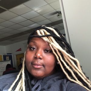 Meet your Posher, Destinee